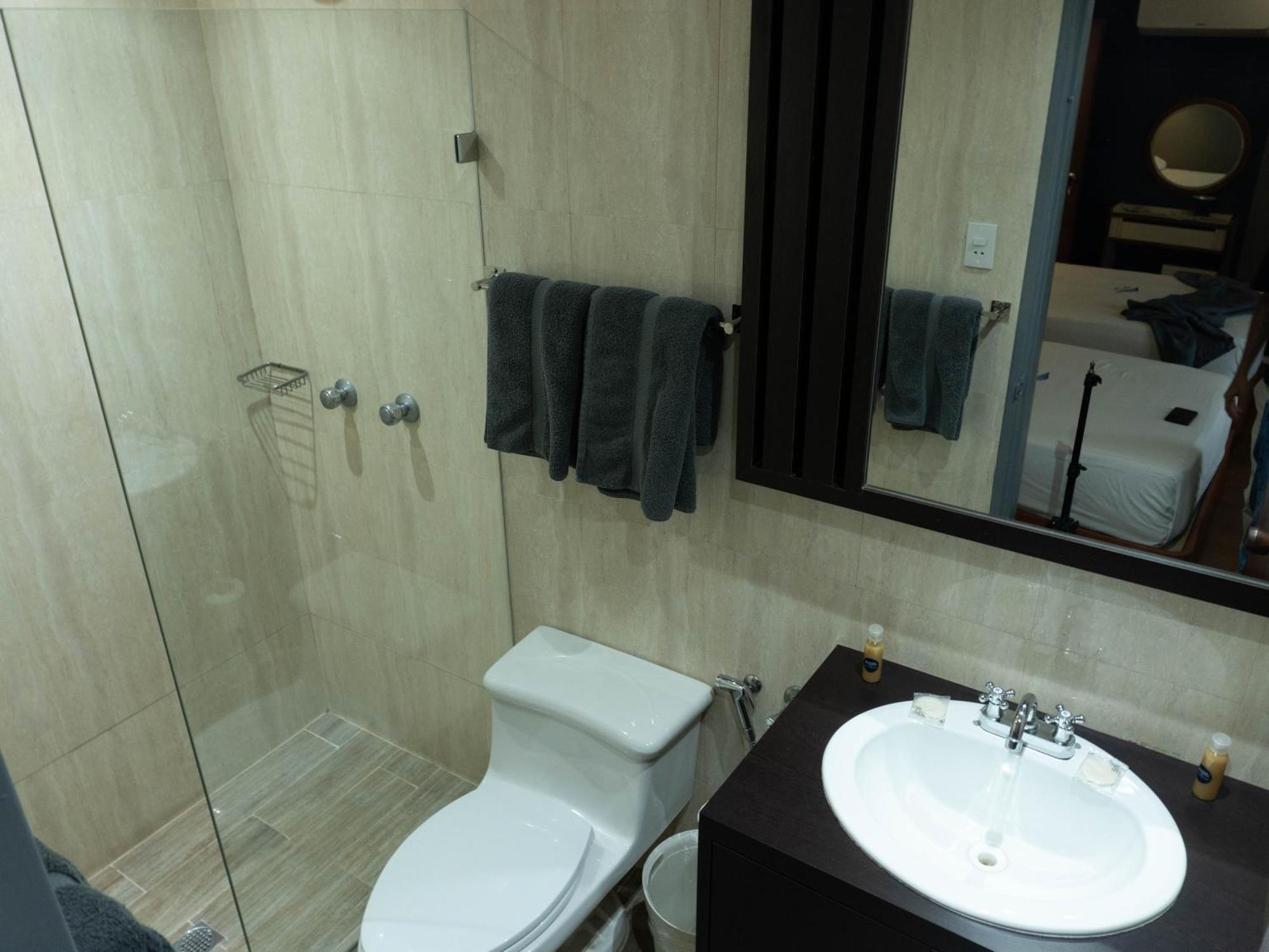 Hotel El Arroyo Каракас Экстерьер фото