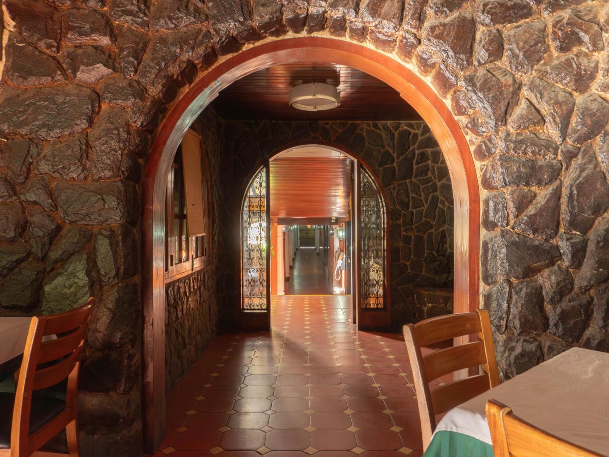 Hotel El Arroyo Каракас Экстерьер фото